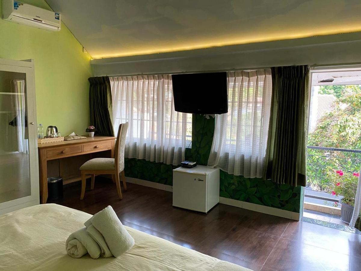 La Nostalgie Boutique Guest House Бандунг Экстерьер фото