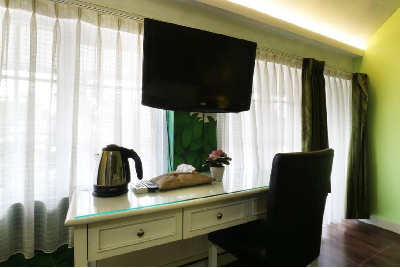 La Nostalgie Boutique Guest House Бандунг Экстерьер фото