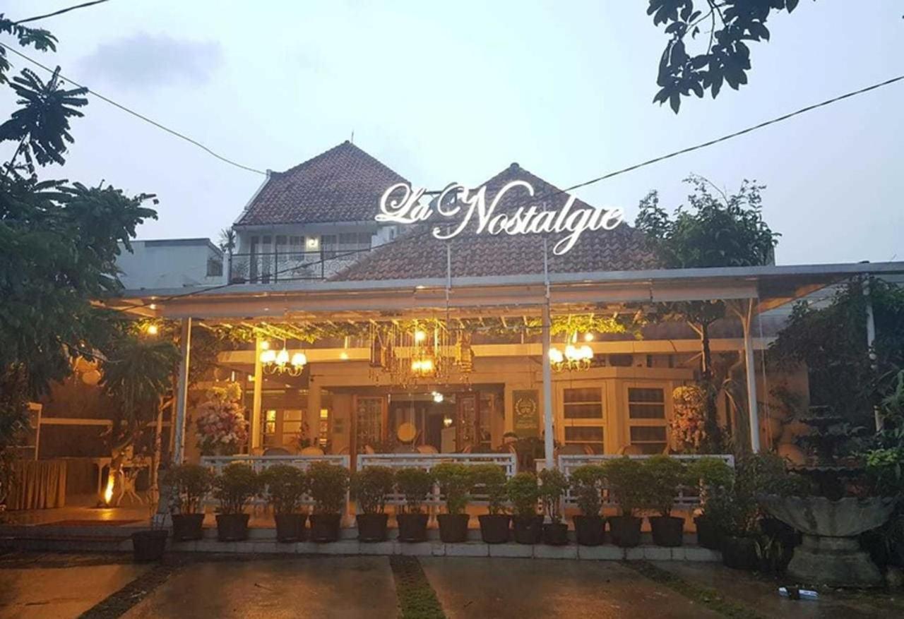 La Nostalgie Boutique Guest House Бандунг Экстерьер фото