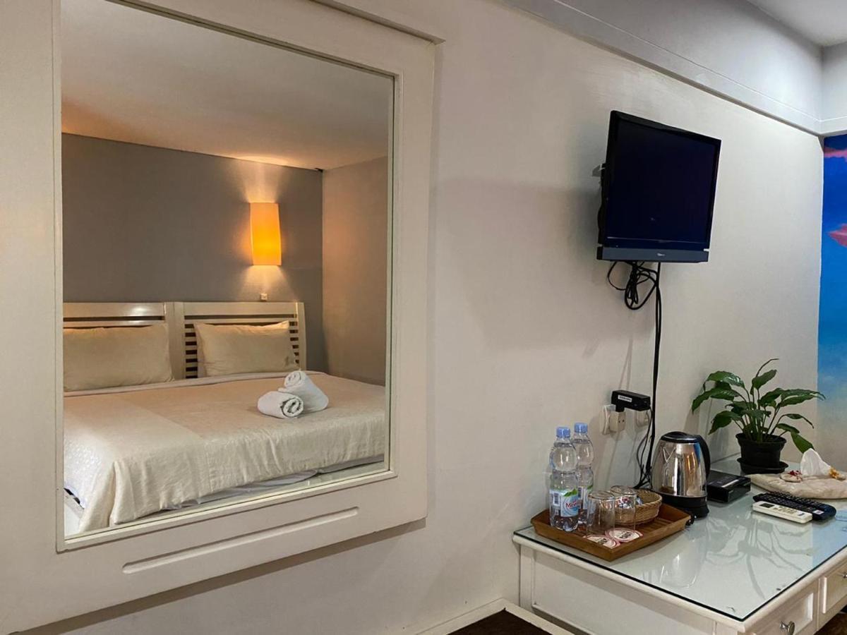 La Nostalgie Boutique Guest House Бандунг Экстерьер фото