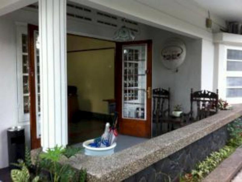 La Nostalgie Boutique Guest House Бандунг Экстерьер фото