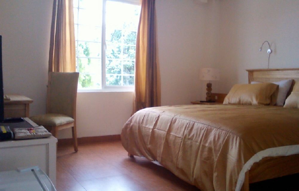 La Nostalgie Boutique Guest House Бандунг Экстерьер фото