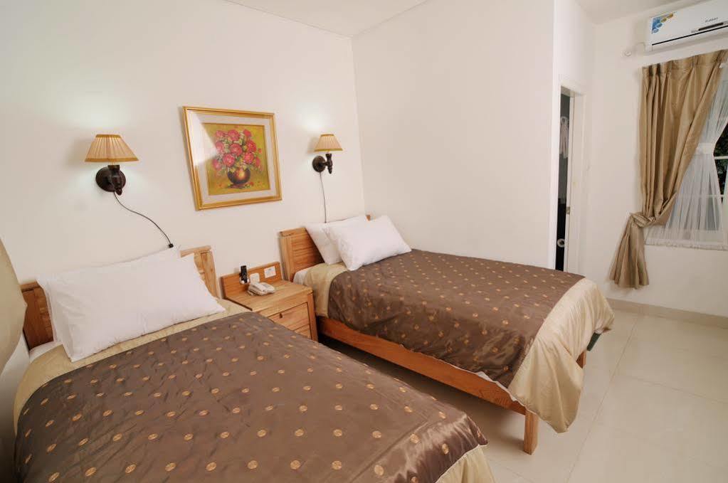 La Nostalgie Boutique Guest House Бандунг Экстерьер фото