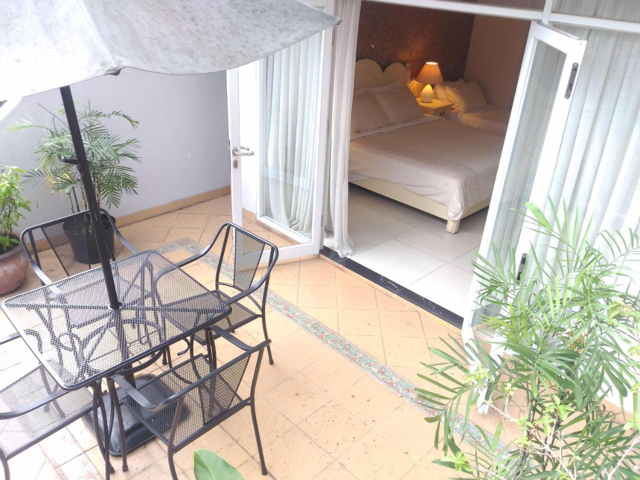 La Nostalgie Boutique Guest House Бандунг Экстерьер фото